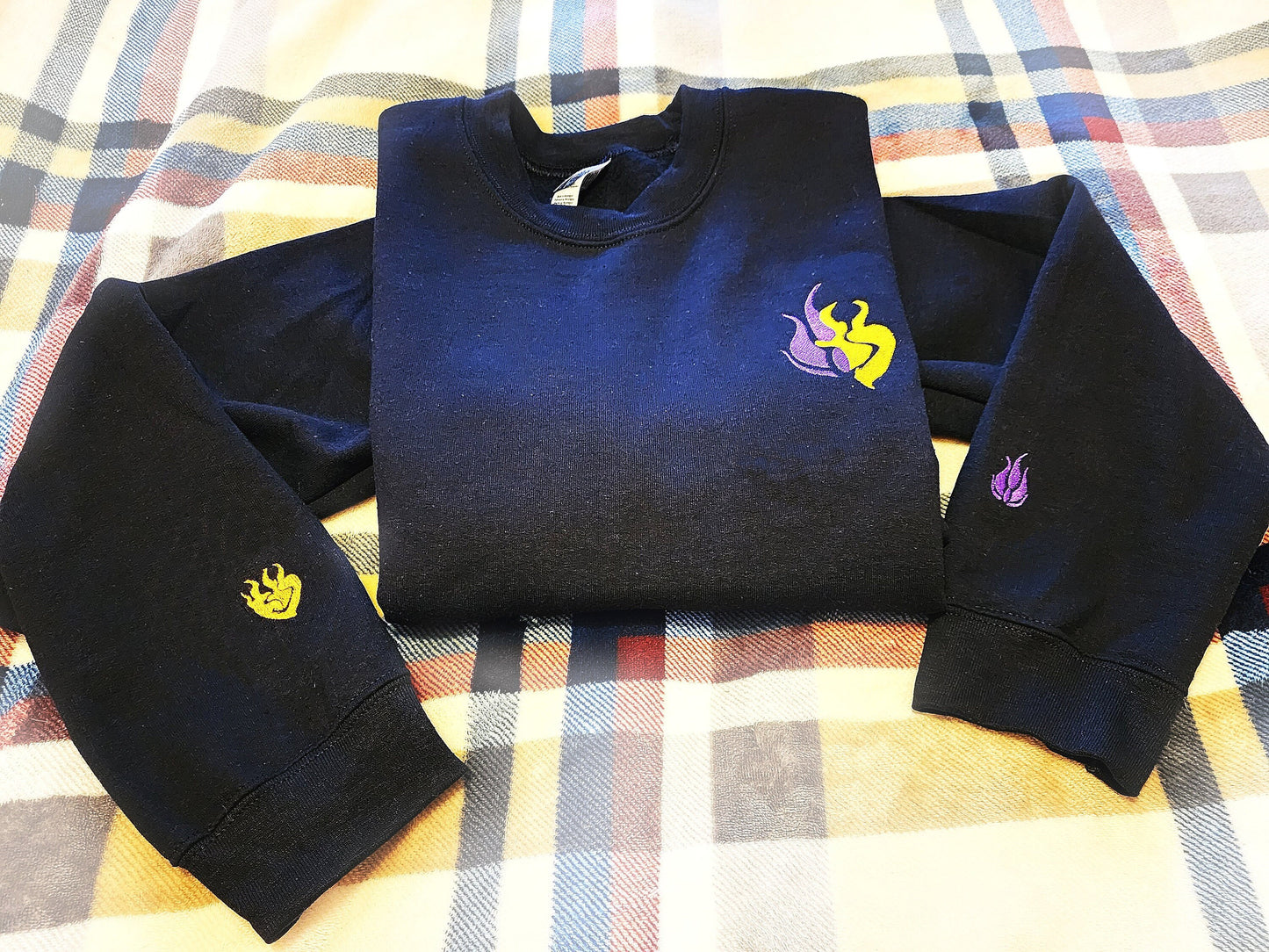 BUMBLEBY Embroidered unisex Sweatshirt Yang and Blake symbols on sleeve BMBLB Bumblebee Emblem black novelty sweater for RWBY fans Sweethaven Cottage